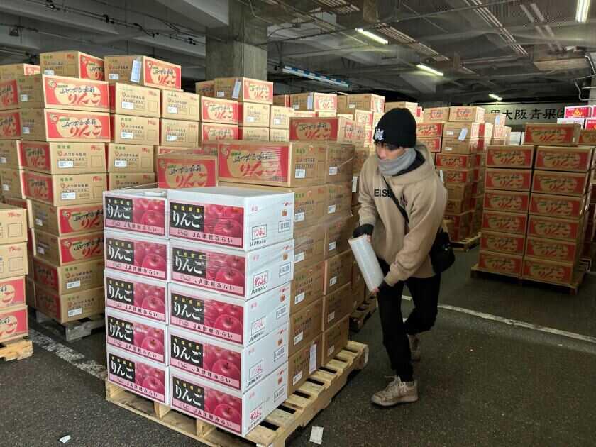 株式会社辻井商会の制服4