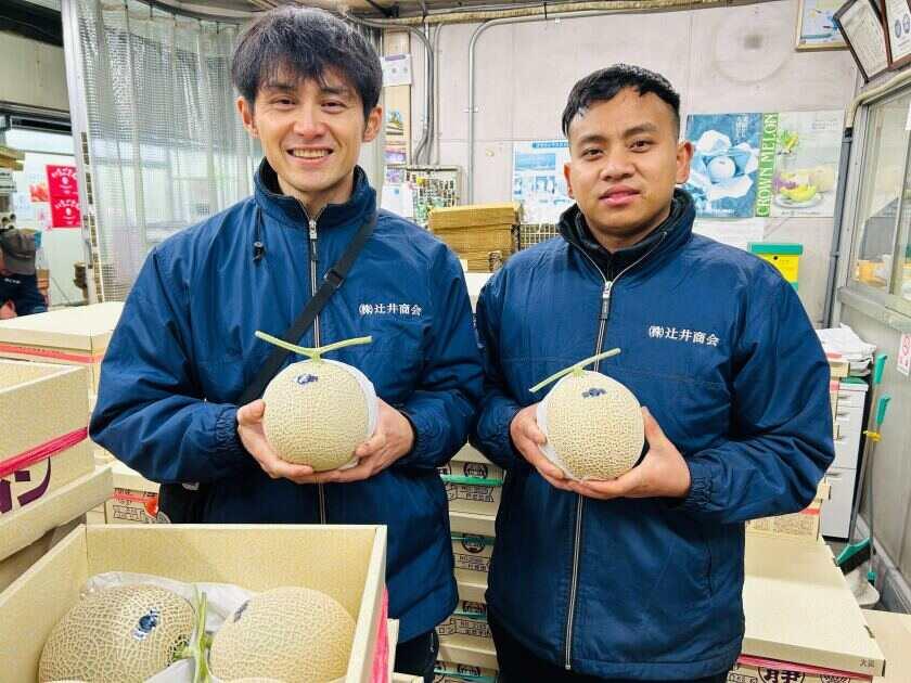 株式会社辻井商会の制服1