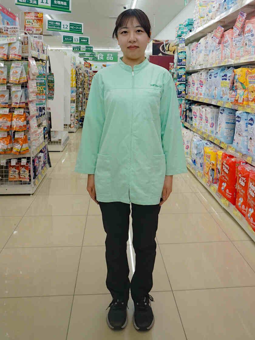 スギ薬局グループ 東岩田店の制服1