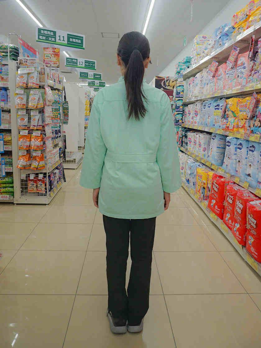 スギ薬局グループ 東岩田店の制服2