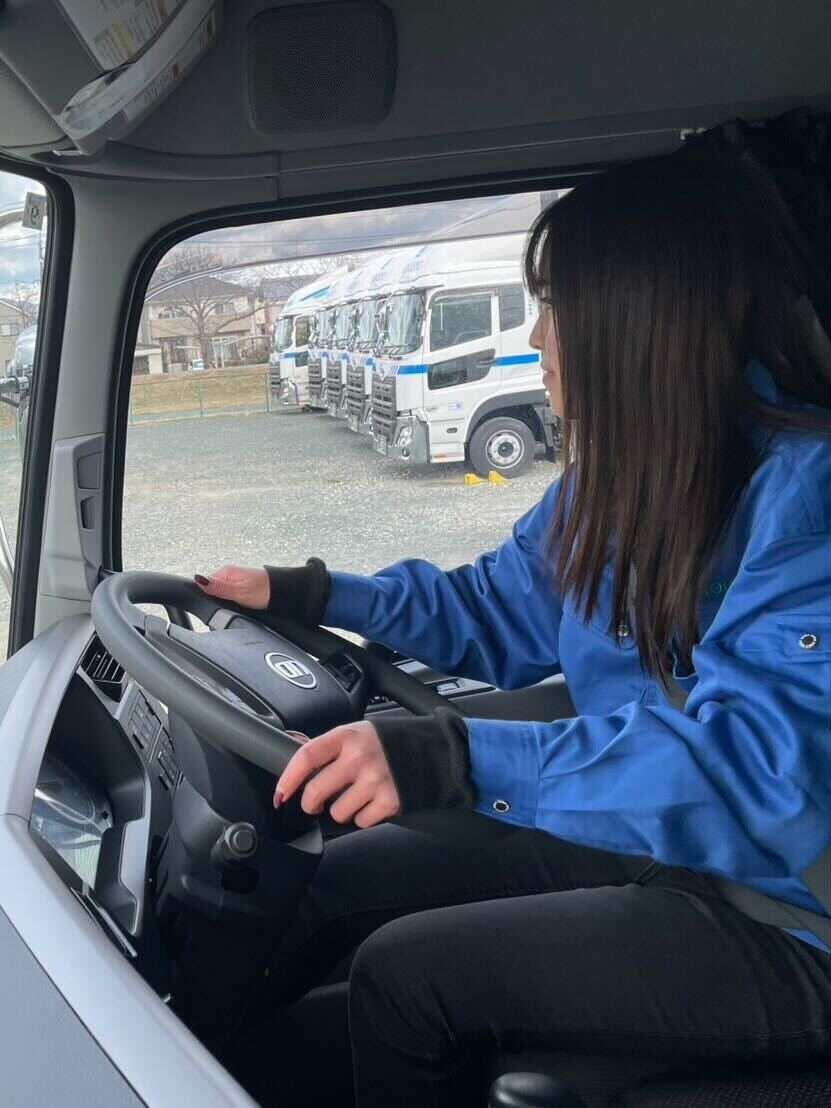 株式会社国商運輸の制服3