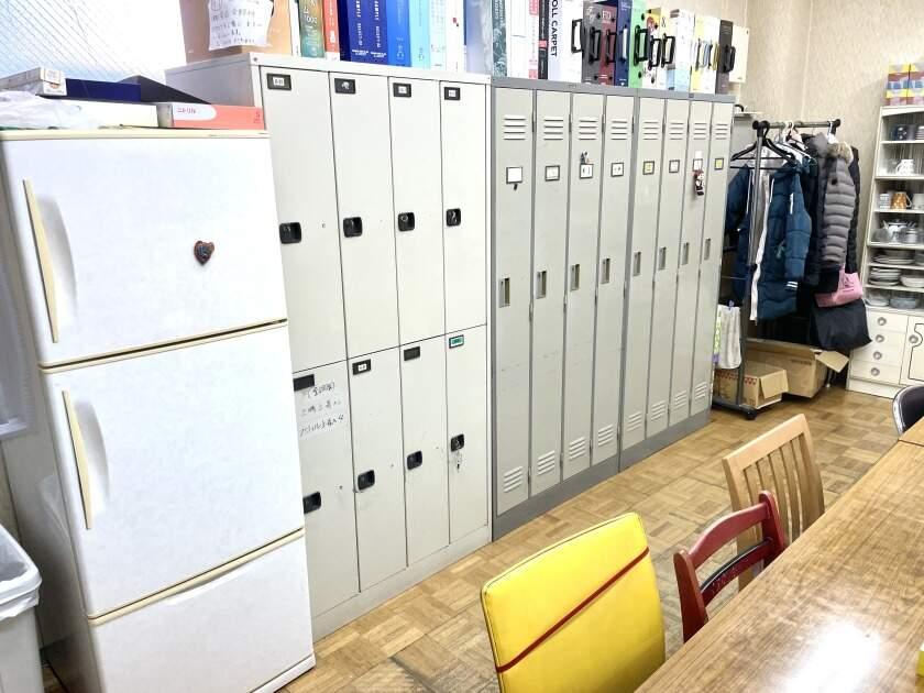 フジハル商事株式会社の制服3