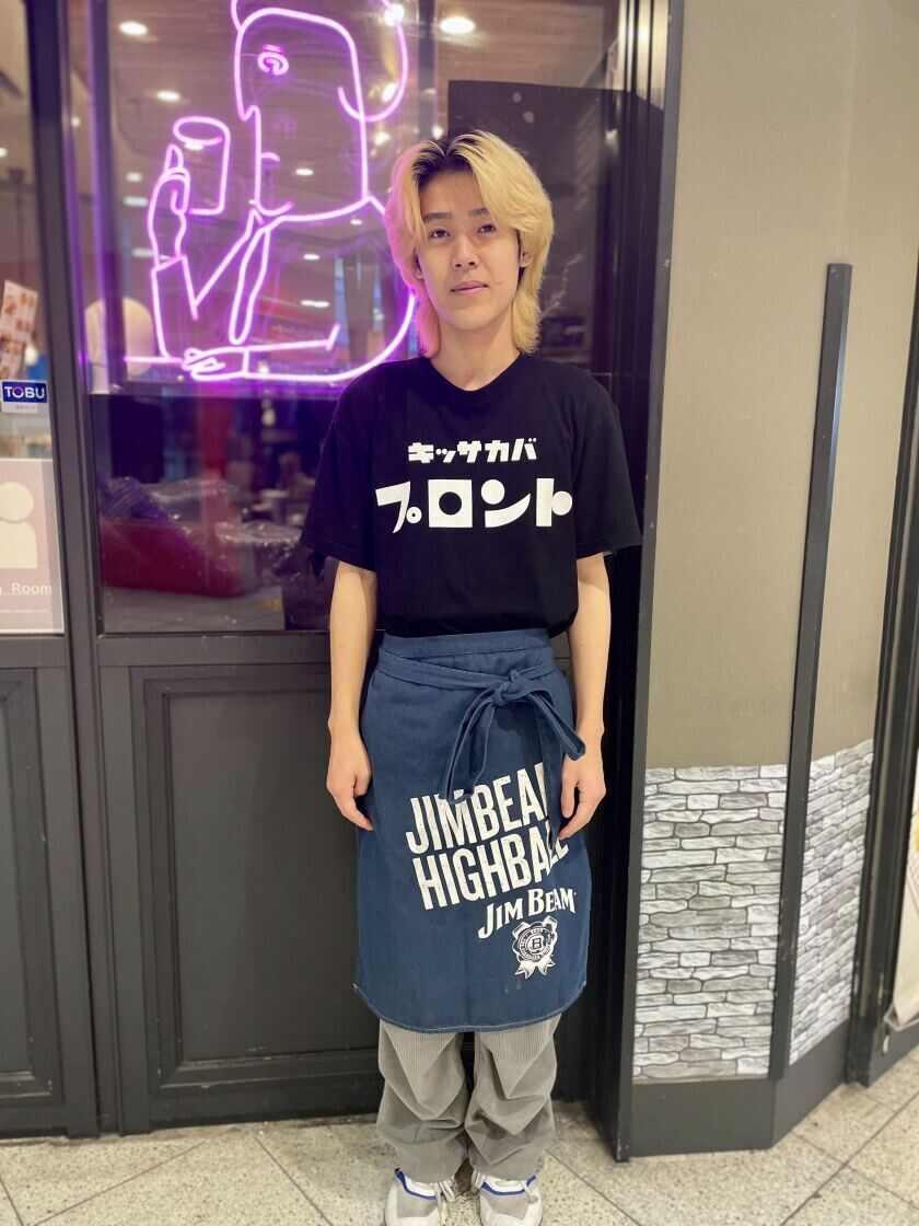 PRONTO エキア北千住店の制服3