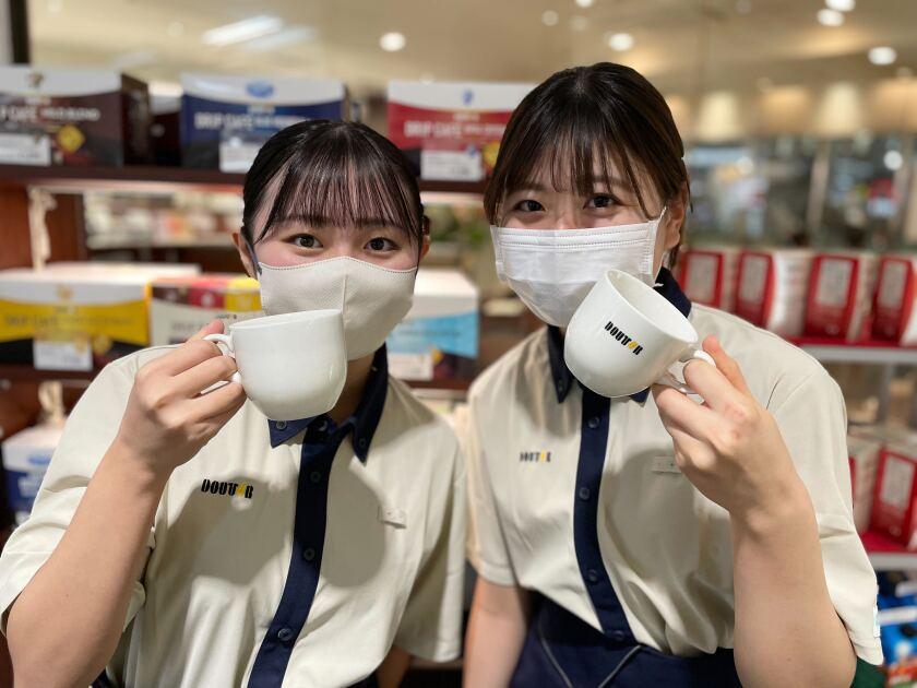 ドトール岩槻駅前店の制服3