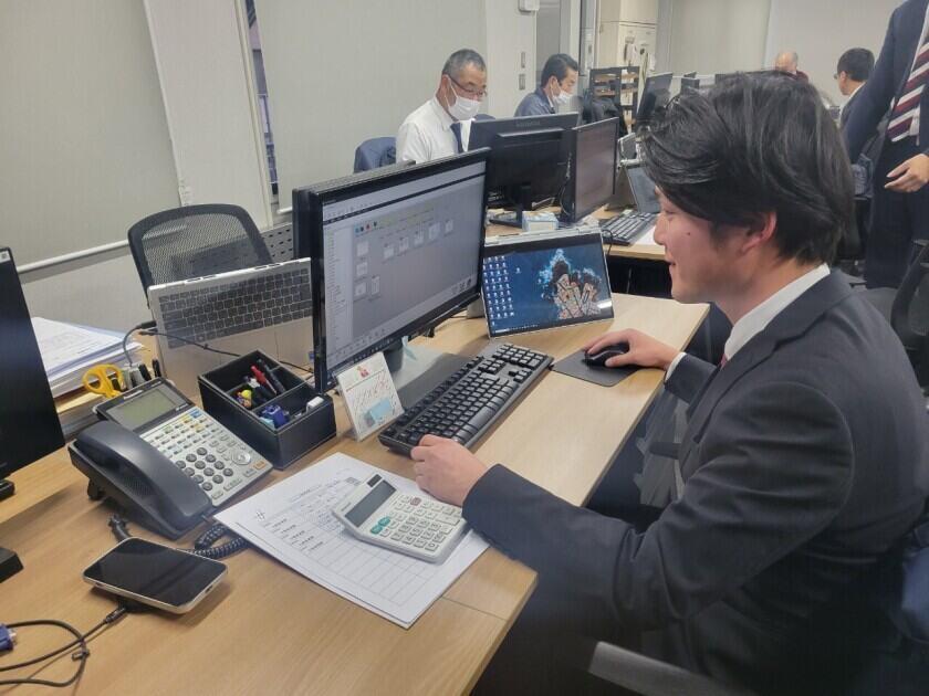 株式会社松下商店 福岡本社の制服1