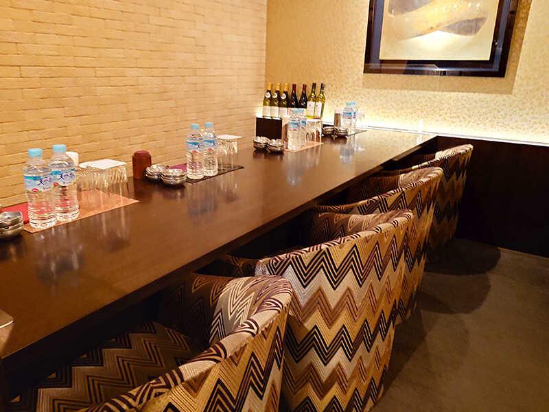 Lounge Galleの制服1