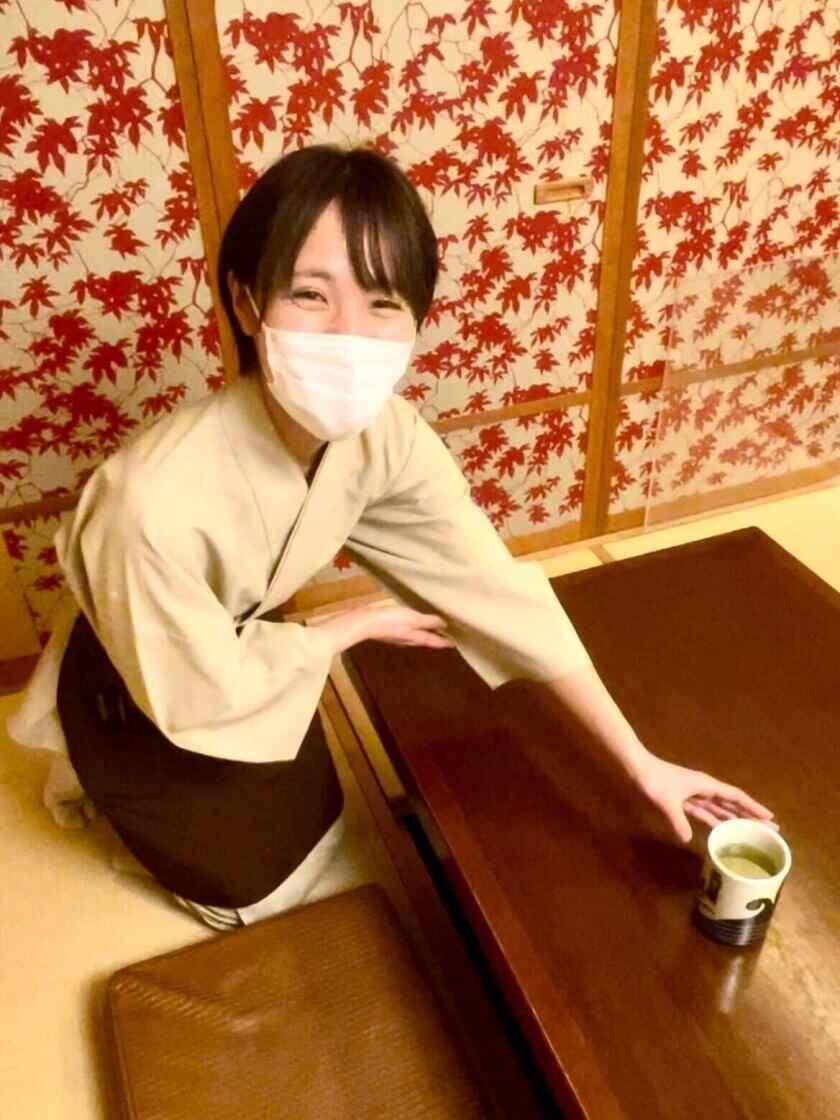 矢の根寿司 ロイヤルパーク店の制服6