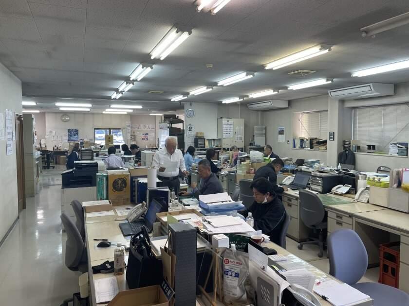 今泉酒類販売株式会社の制服2