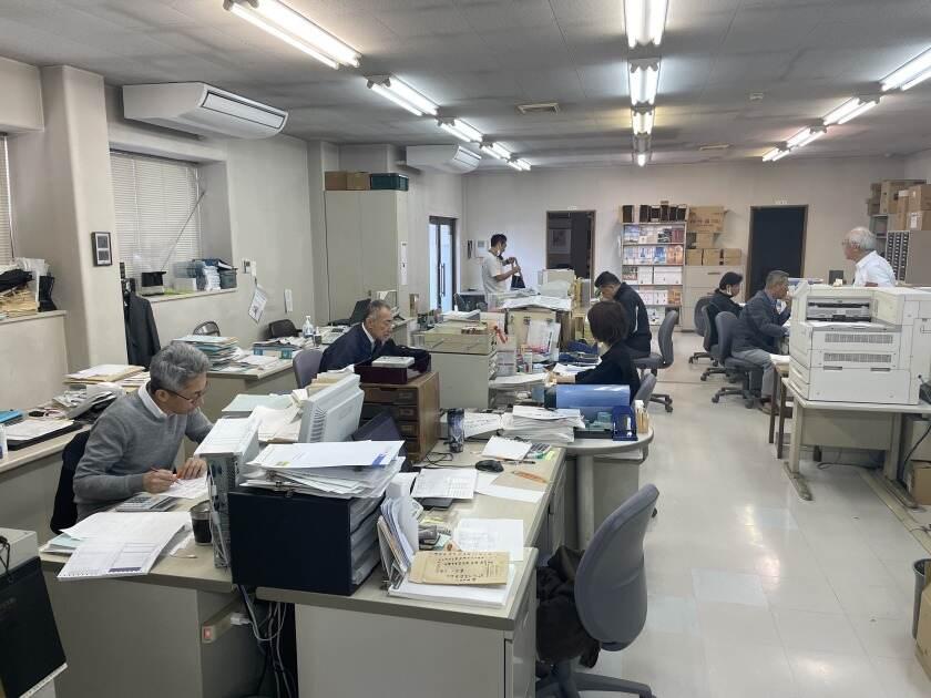 今泉酒類販売株式会社の制服3