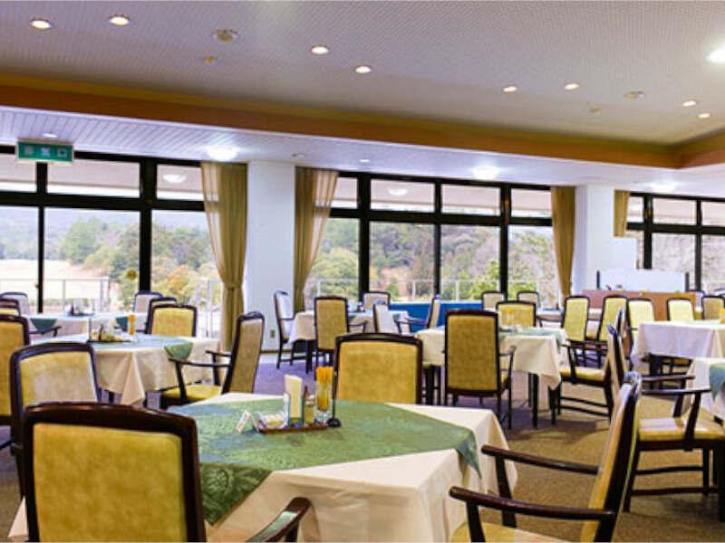 株式会社 安全 中日カントリークラブ内レストラン ミエ・サンプラザの仕事画像2