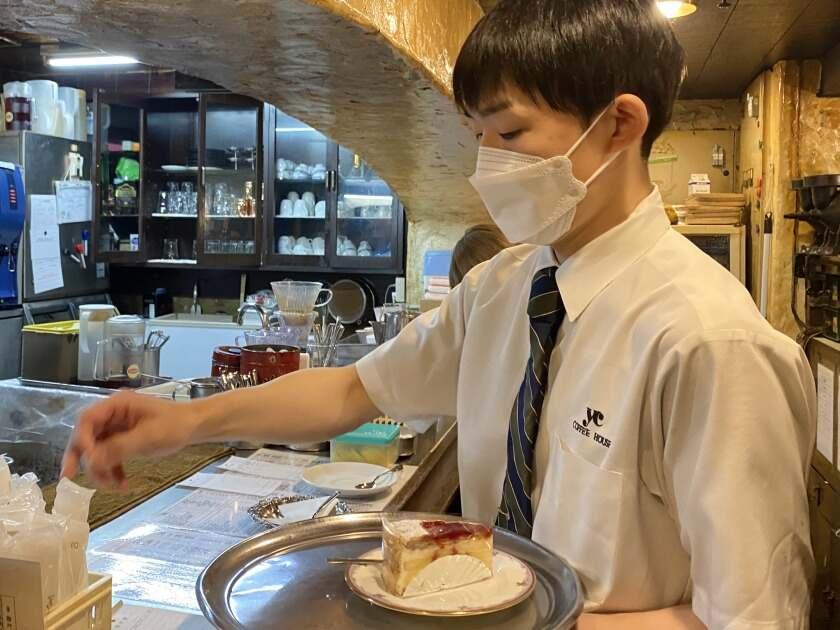 梅田珈琲館ニューYCの制服1