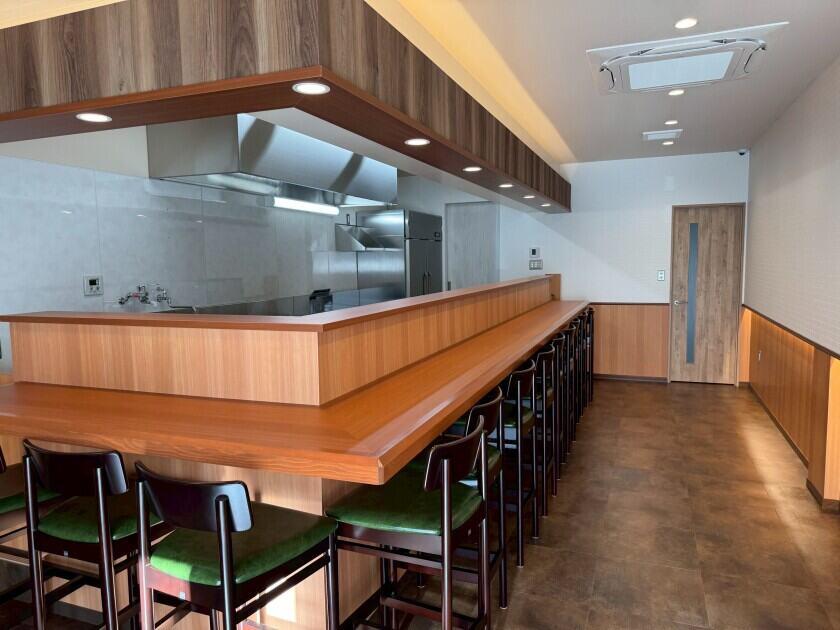 カレーショップYCの制服2