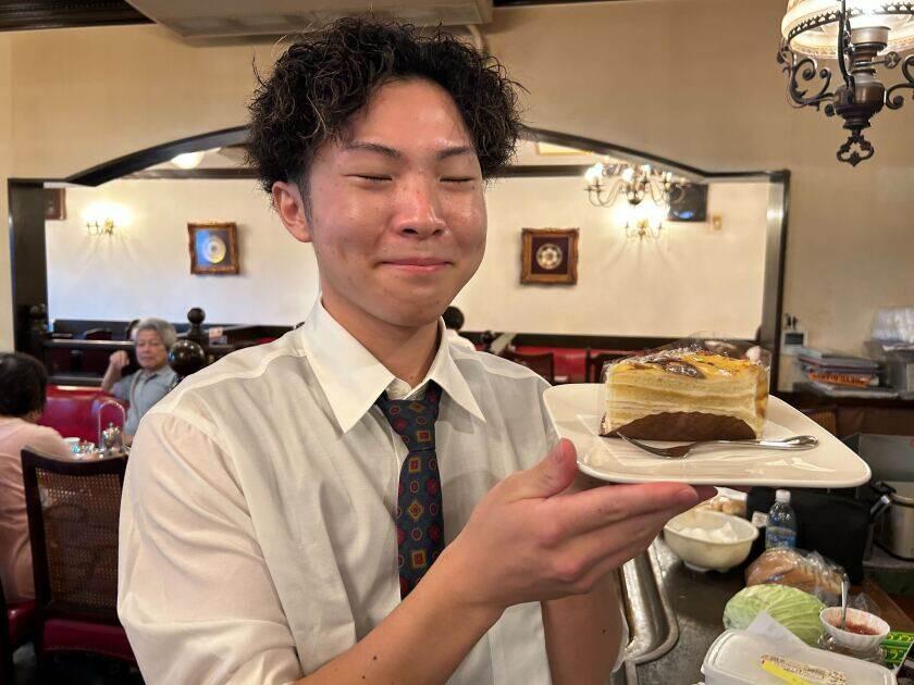 奈良珈琲館YCの制服5