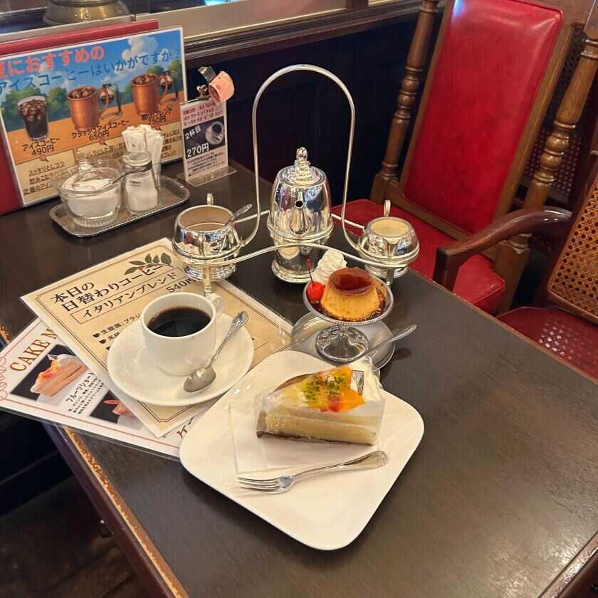 奈良珈琲館YCの制服3