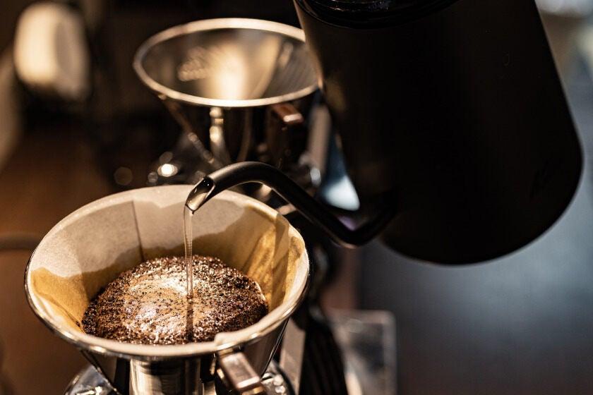 八尾珈琲館YCの制服5