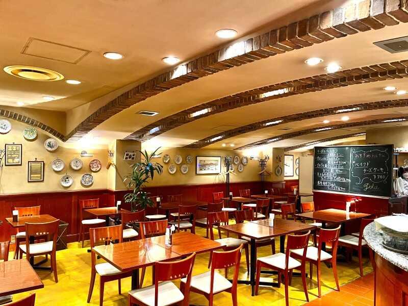 トラットリア ターボロ・ディ・フィオーリ新宿本店の仕事画像2