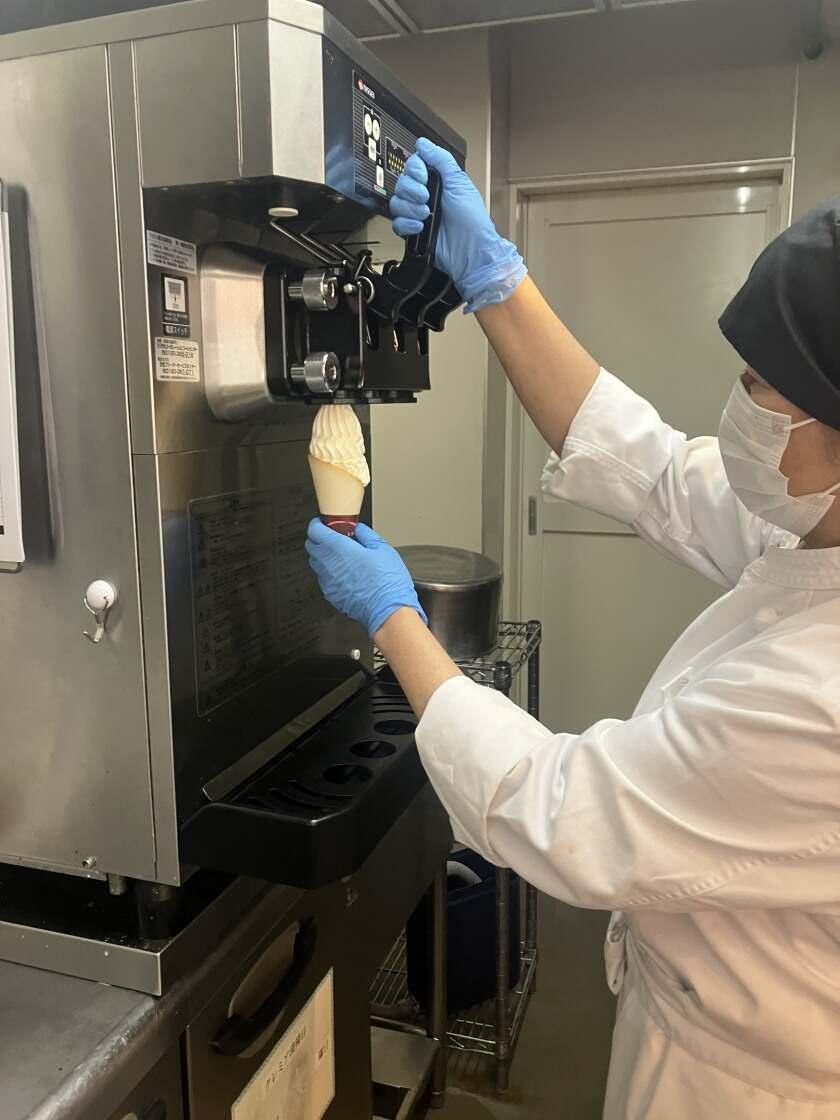 厚木PA店(外回り)フードコートの制服2