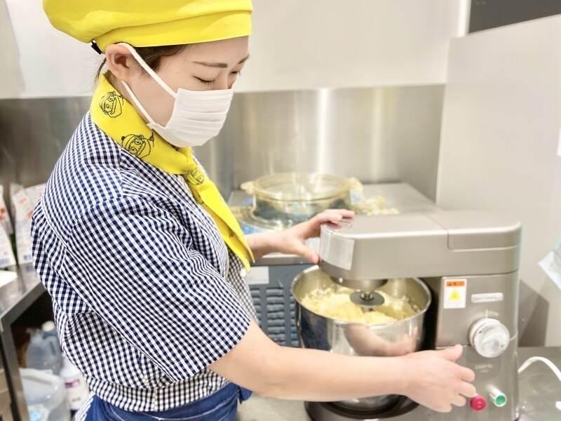 ビアードパパ 東久留米店の仕事画像2