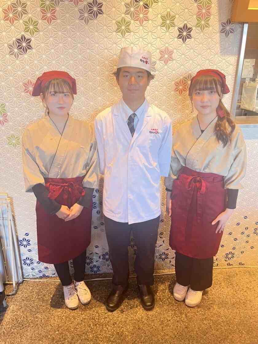 もりもり寿しイオンモール春日部の制服2