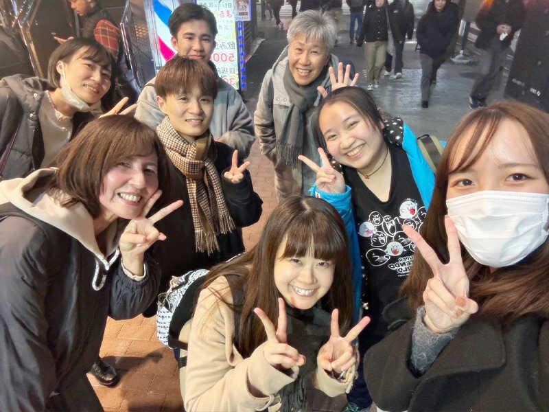 カフェ・ド・クリエ 日比谷通り内幸町店の制服3