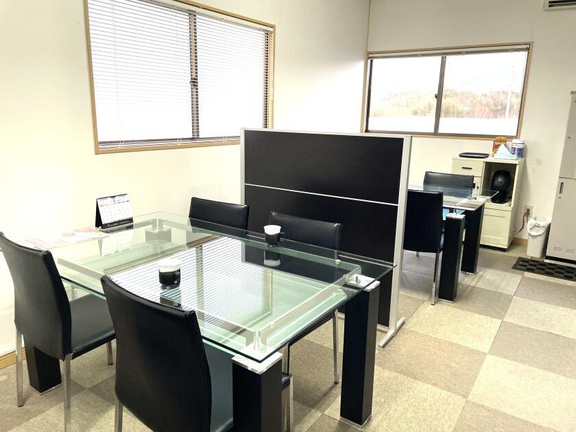 株式会社ヤマギワの制服3