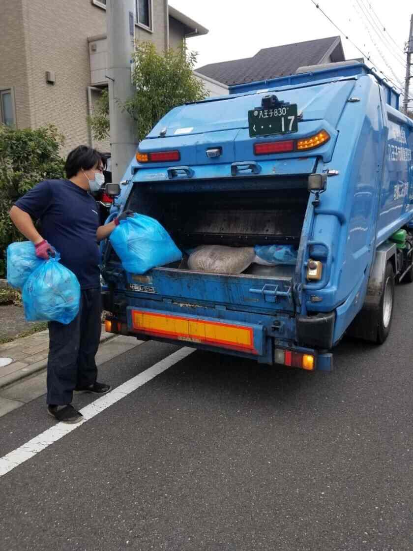株式会社完山金属の制服1