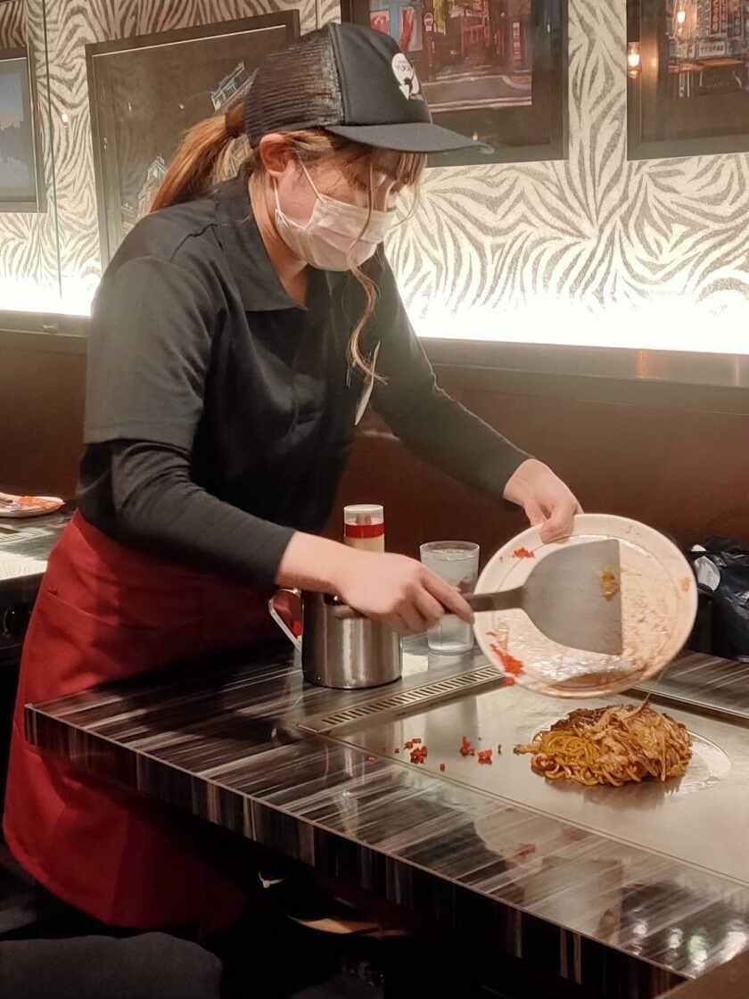 ゆかり 曽根崎本店の制服6