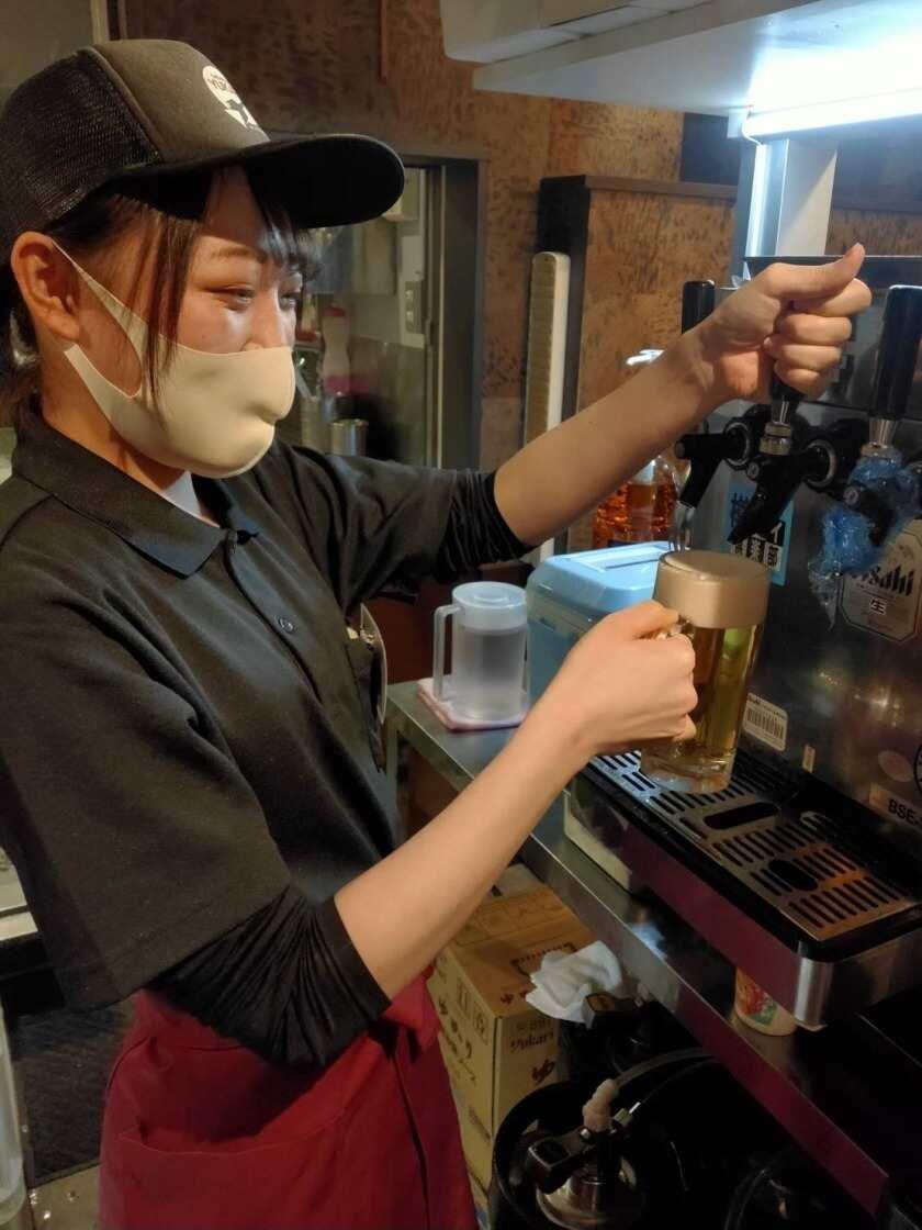 ゆかり 曽根崎本店の制服4