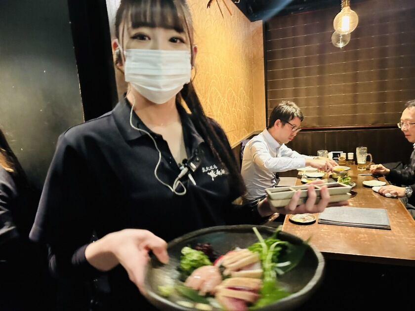 炭火焼鳥 権兵衛 茶屋町店の制服5