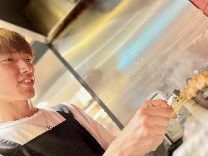 BOTTLE BIRD YAKITORI&SOUR 天王寺ミオえきッチン&LOOPの制服9