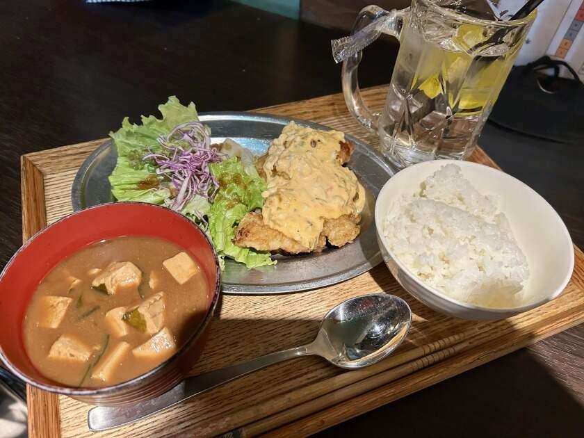 炭火焼 権兵衛 ルクア大阪店の制服6