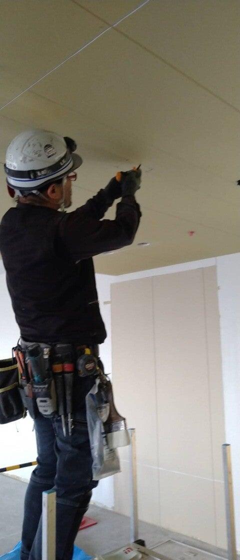 有限会社河合電設の制服1