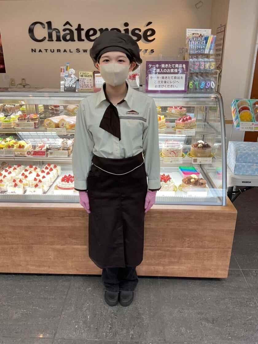 シャトレーゼ 金沢玉鉾店の制服1