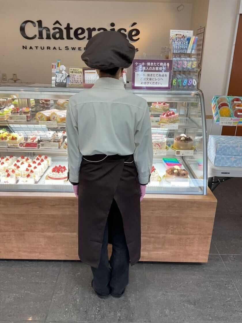 シャトレーゼ 金沢玉鉾店の制服2