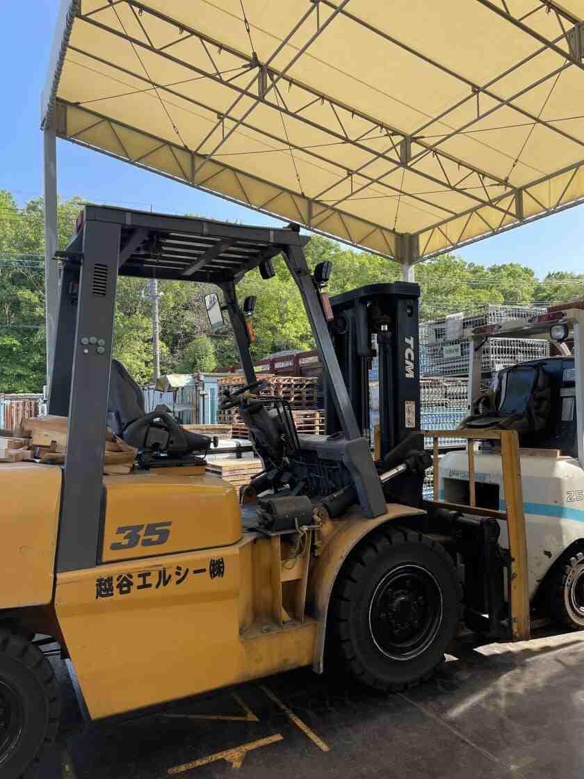 越谷エルシー株式会社の制服4