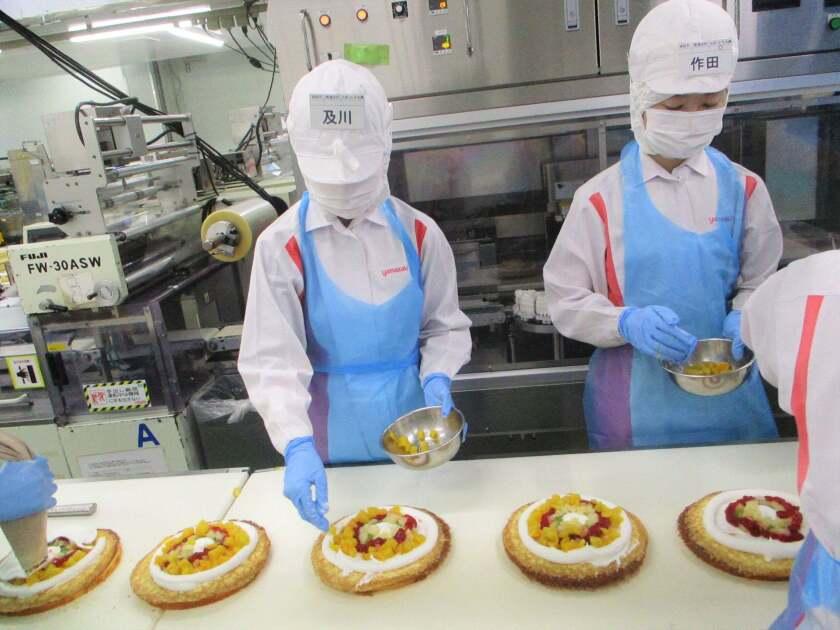 山崎製パン株式会社横浜第二工場 の制服1