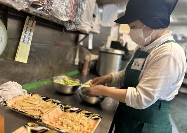 【惣菜スタッフ】仲が良く定着率バツグンのスーパー◎時短OK☆(販売、高槻市)のイメージ画像