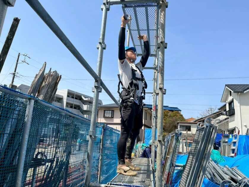 シー・エッチ・エス株式会社の制服4