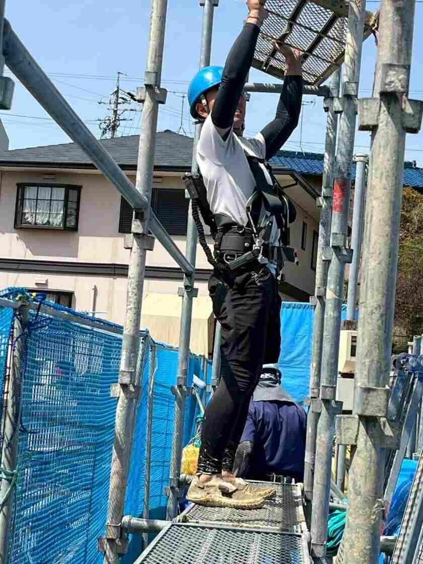 シー・エッチ・エス株式会社の制服2