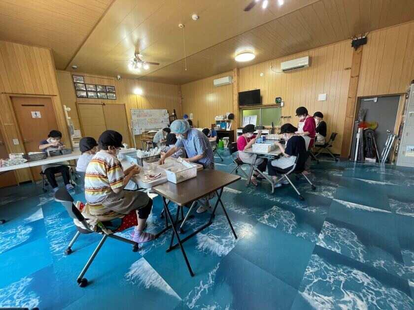 NPO法人みんなの希望 【001】の制服4