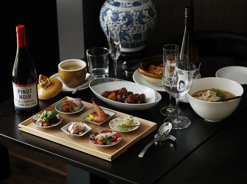 yura飯店の制服3