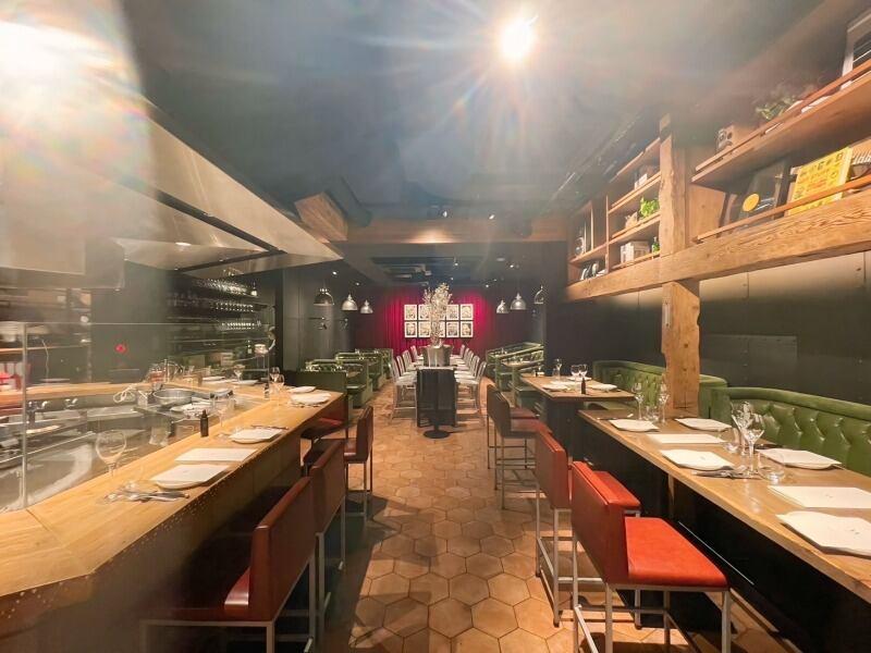 ダブリュー青山 ザ セラー&グリルの仕事画像2