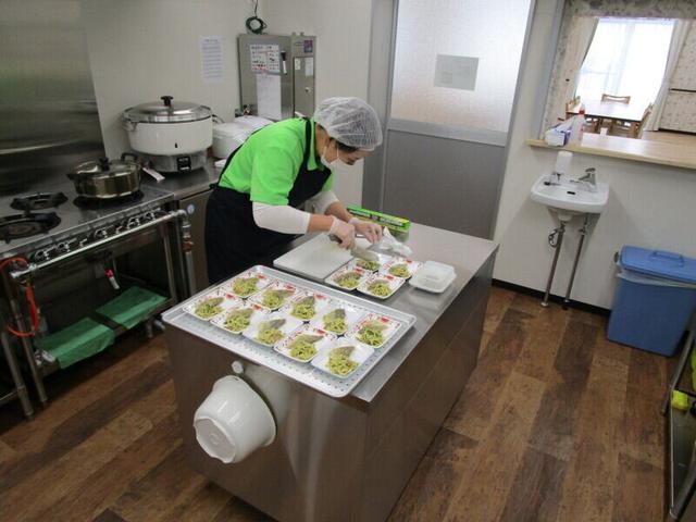 <経験/学歴不問>全国35棟以上運営のサ高住でお仕事|調理補助(フード・飲食、浜松市中央区)のイメージ画像