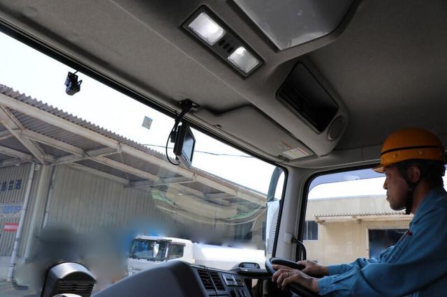 力作業なし*平均月額36万円!安定高収入【大型タンクローリー】(軽作業・物流、岩国市)のイメージ画像