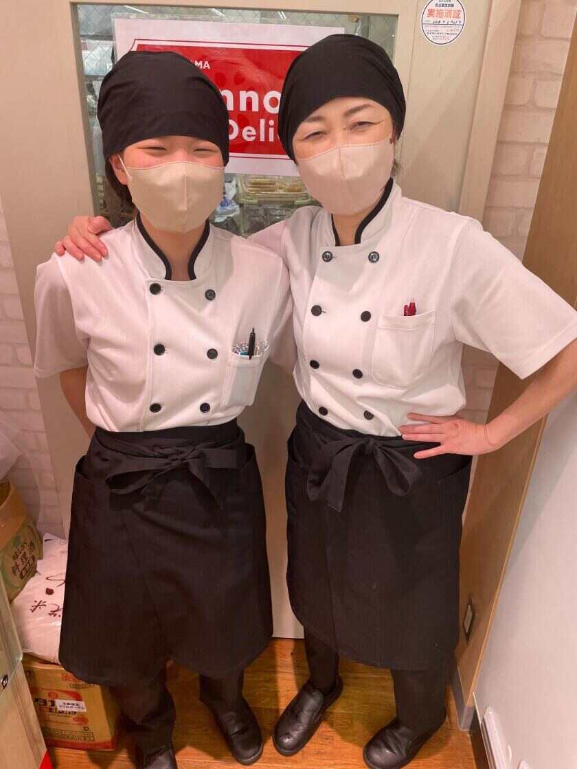 新乃尾 横須賀モアーズ店の制服1