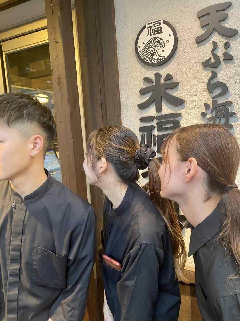 天ぷら串焼き 米福酒場 あべのルシアス店の制服3