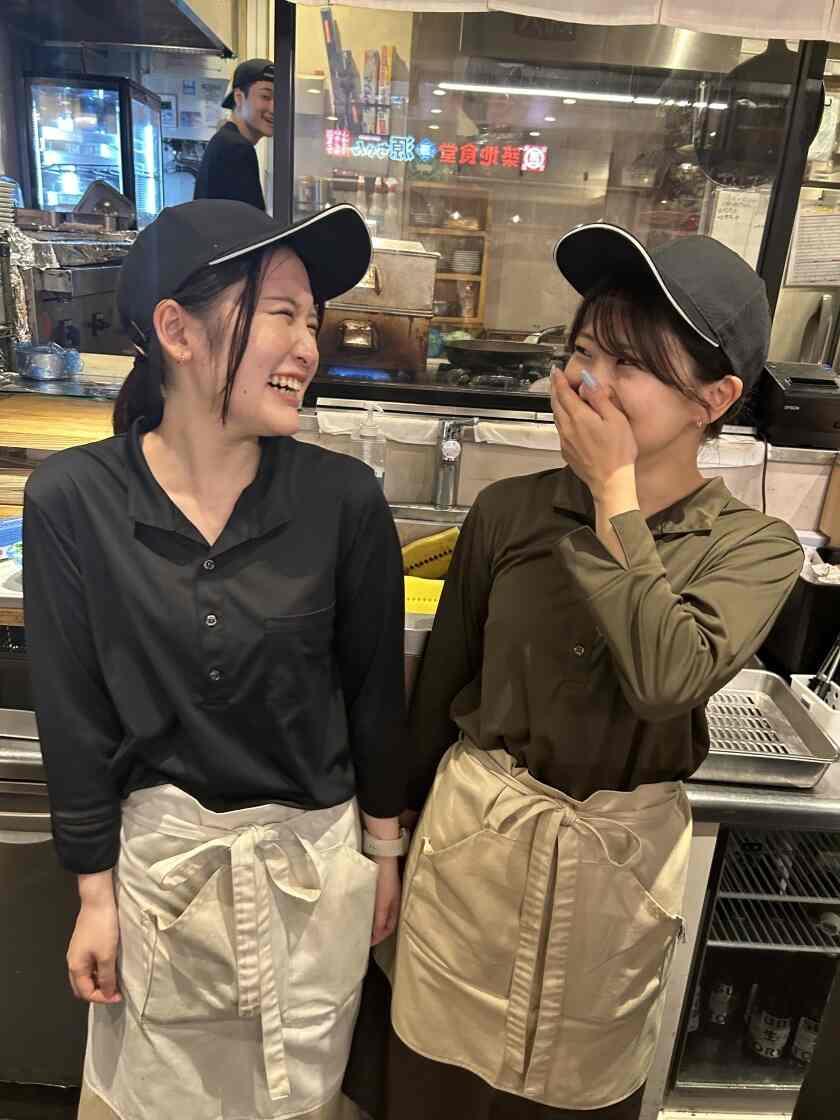 串焼き 満天 ルクア大阪店 B2階の制服2