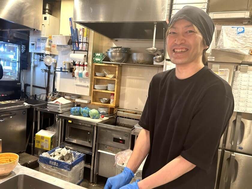 串焼き 満天 ルクア大阪店 B2階の制服5