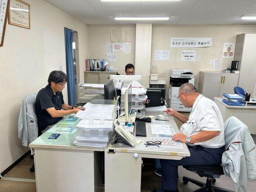 株式会社イワタテクノの制服6