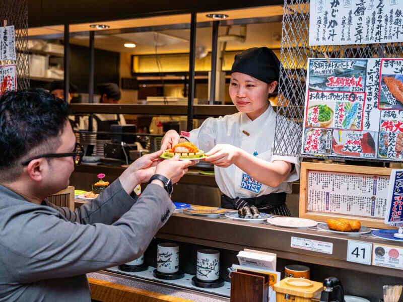 回転寿司 根室花まる 南25条店の仕事画像2